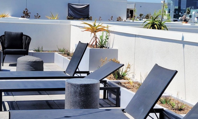 Pico-Union Casa | Gorgeous Hollywood studio