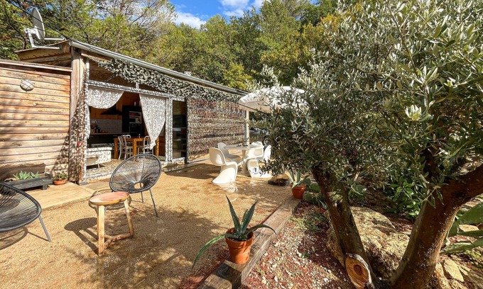 Salon-de-Provence Casa | Gorgeous home in Salon-de-Provence with WiFi