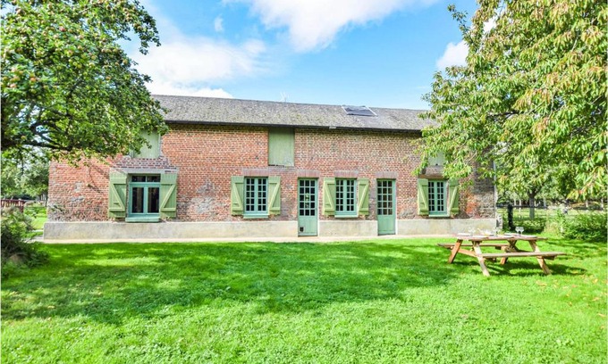 Saint-Pierre-de-Cormeilles Casa | Gorgeous Home In Cormeilles With Wifi