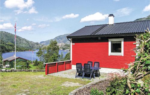 Gulen Casa | Gorgeous Home In Dalsøyra With Kitchen