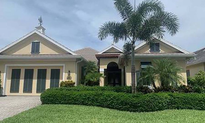 Wabasso Beach Casa | Gorgeous home in Gated community with pool 3 blocks to beach. Sleeps 6-8