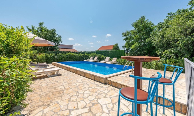 Polaca Casa | Preciosa casa en Lisane Tinjske