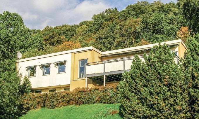 Huskvarna Casa | Gorgeous Home In Huskvarna With Wifi