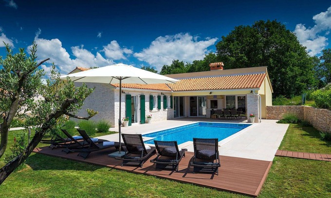 Sveta Nedelja Casa | Preciosa casa en Labin - Rabac