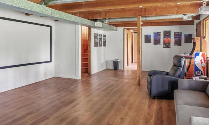 East Renton Highlands Casa | Gorgeous Home in Maplewood on 3/4 Acre