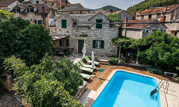 Dol Casa | Preciosa casa en Postira con WiFi