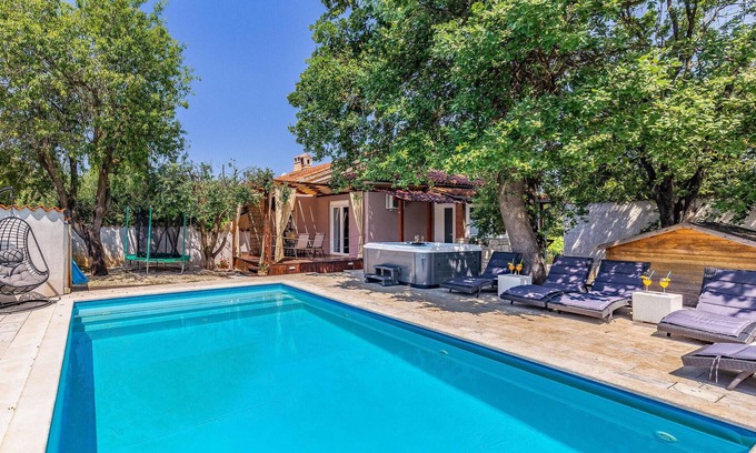 Vinkuran Casa | Bonita casa en Pula con WiFi