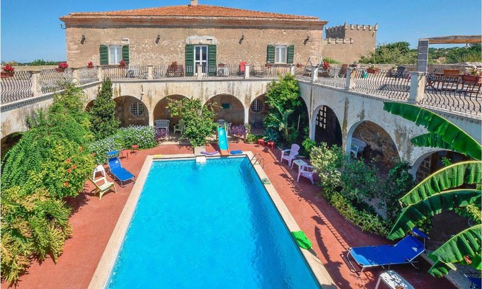 Donnafugata Casa | Gorgeous Home In Ragusa With Kitchen