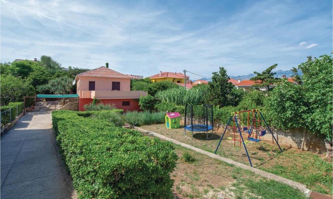 Razanac Casa | Gorgeous Home In Razanac With Kitchen