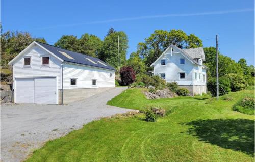 Tysnes Casa | Gorgeous Home In Reksteren With Kitchen