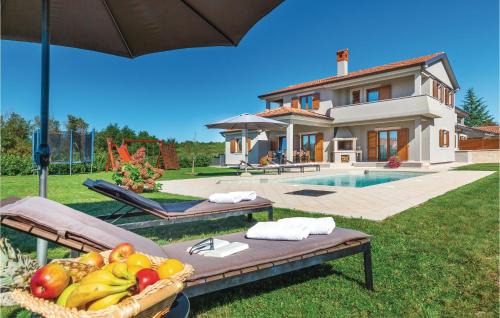 Heki Casa | Gorgeous Home In Trosti With Jacuzzi