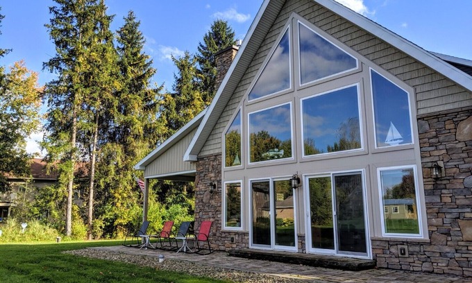 Chautauqua Casa | Gorgeous home located on Cardinal Road in Mallard Cove!
