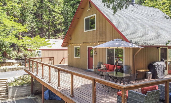 Croft Cabina | Hermosa casa en 6 acres pintorescos y privados, cerca de muchos lagos y ríos