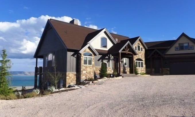 Fish Haven Casa | Hermosa casa nueva con una vista increíble del lago Bear