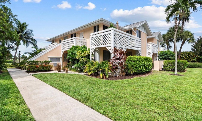 Jupiter Condominio | Gorgeous Jupiter Bay Resort villa, only steps to the beach and pool!