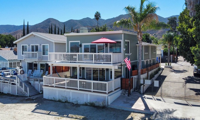 Lake Elsinore Casa | Gorgeous Lake Front Home w/Boat access Unit 2