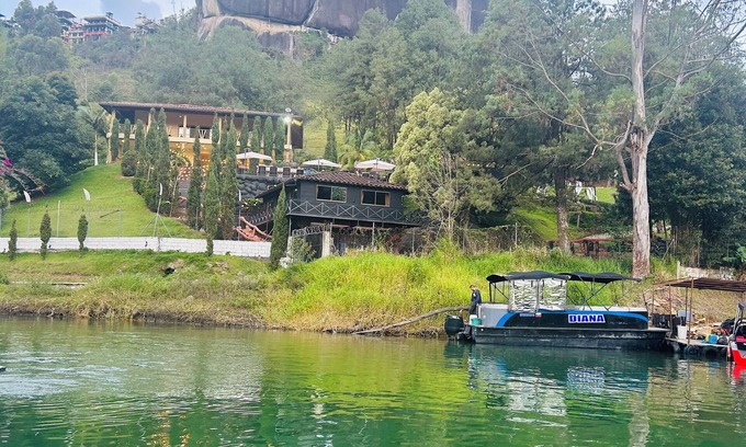 El Penol Cabina | GORGEOUS LAKE VIEW CABIN - COUPLE-BREAKFAST INCLUDED-