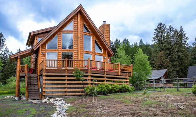 Tamarack Resort Cabina | Gorgeous Lake view log cabin near Tamarack ski resort