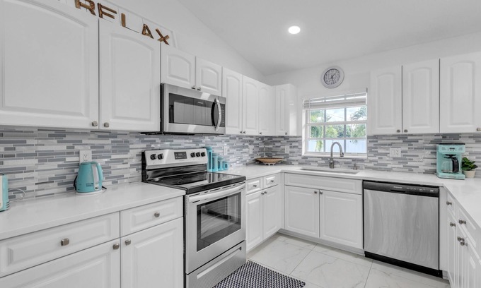 Palm Beach - West Palm Beach Casa | Gorgeous Lake Worth Beach House 4 Bedroom Home by RedAwning