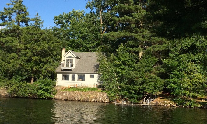 Hinesburg Casa | Hermosa casa frente al lago cerca de Burlington!