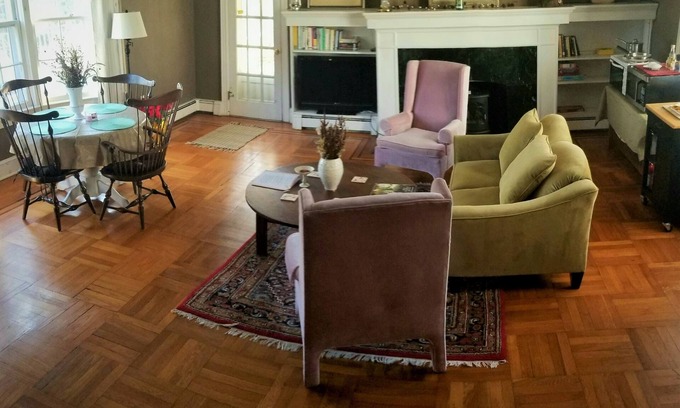 Hope Otro | Gorgeous Lakeview Retreat