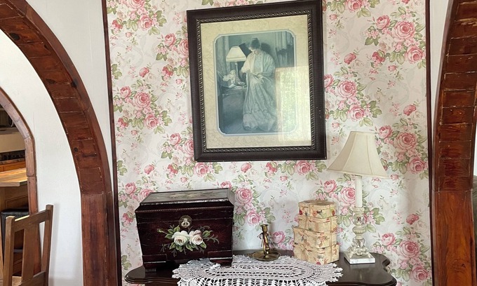 Lesterville Casa | Gorgeous large rental home in Lesterville MO just minutes from Blackwater River.
