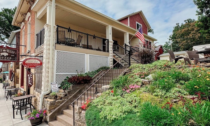 Le Claire Casa | Precioso loft en el corazón de LeClaire, Iowa