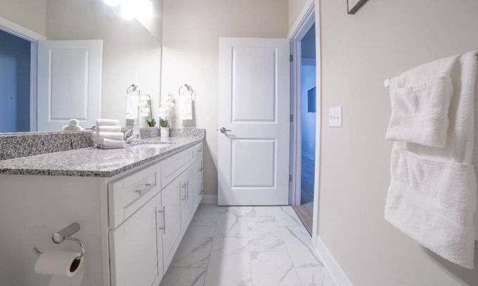 Tuckahoe Apartamento | Gorgeous Luxurious 1 Bed 1 Bath