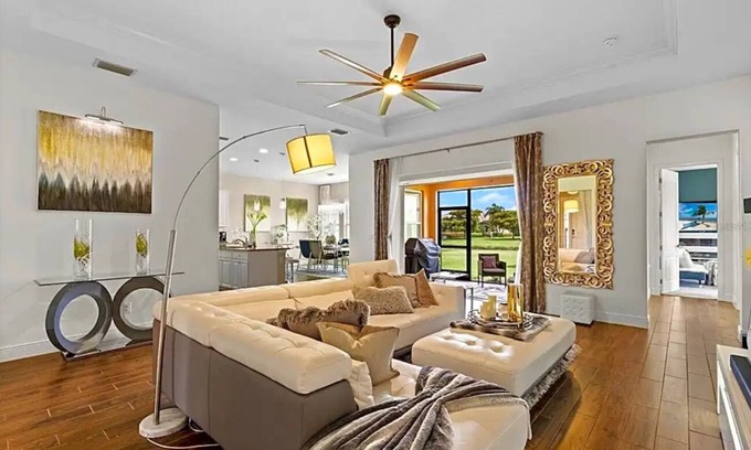 Braden River Casa | Gorgeous Luxury Residence