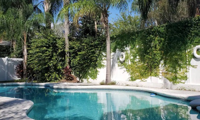 Broadmoor Casa | Gorgeous mansion on historic South Claiborne Avenue in Uptown New Orleans!