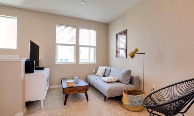Milpitas Casa | Gorgeous Milpitas 1BR w/ A/C, nr Movies, Mall & Dining, by Blueground
