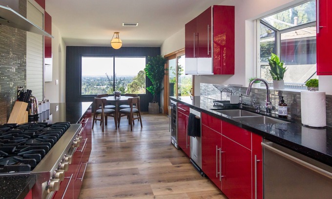 Reseda Casa | GORGEOUS Modern remodeled HOUSE W/POOL &4 bedrooms