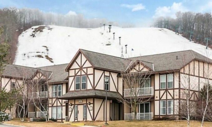 Boyne Falls Condominio | Gorgeous Mountain Run Boyne Mountain., 2 bedroom ste sleeps 6 6.24-6.26 only