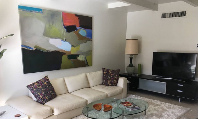Araby Commons Condominio | Gorgeous Mountain Views from this MidCentury Modern Condo!