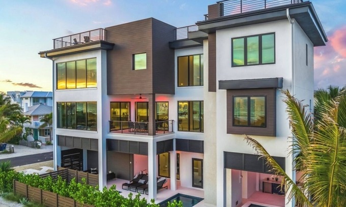 Bradenton Beach Casa | Gorgeous New Beachfront house! Incredible views and rooftop deck!