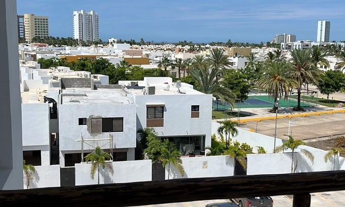 Federico Velarde Apartamento | Gorgeous Newly built Apartment walking distance to the Beach