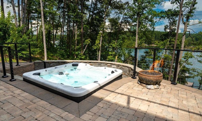 Seneca Casa | Gorgeous, newly built home with plenty of indoor and outdoor space!