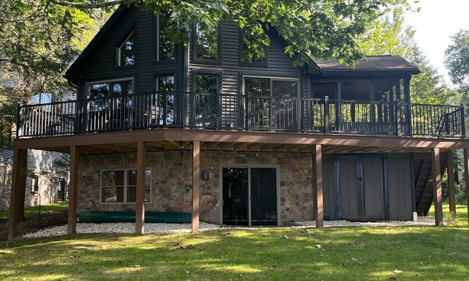 Drums Cabina | 5-bedroom LAKEFRONT cabin! New listing! Fishing and kayaking from the backyard!