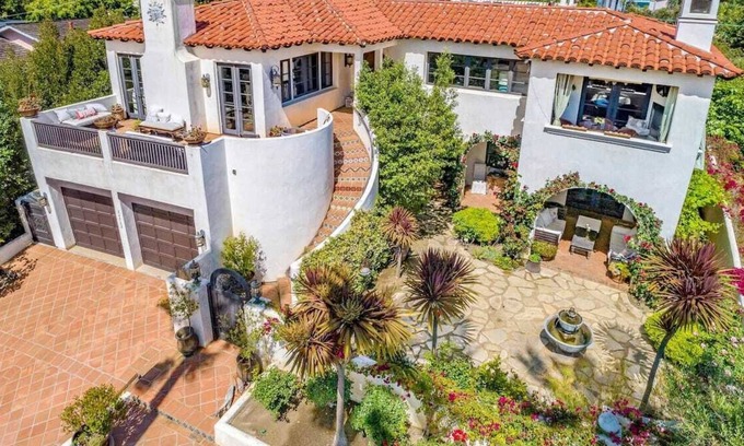 Capistrano Beach Villa | NUEVO LISTADO: Villa española con vista al mar