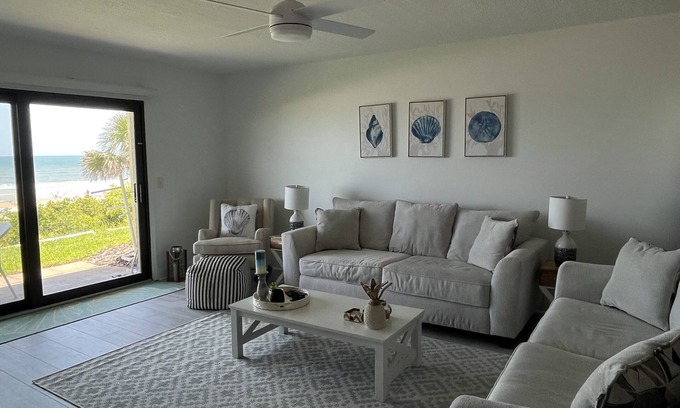 Crescent Beach Condominio | Gorgeous OCEANFRONT 2 bedroom condo in Summerhouse