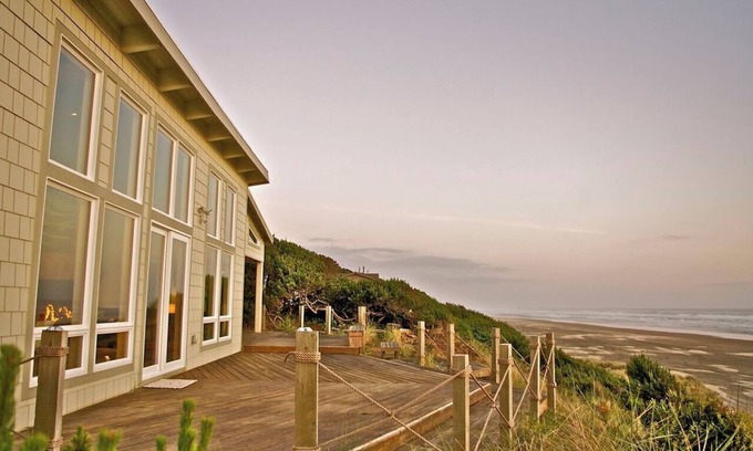 Waldport Casa | Preciosa casa frente al mar en la playa: elegante y moderna con impresionantes vistas sin obstáculos