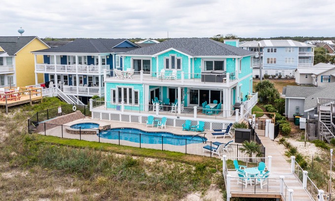 Carolina Beach Casa | Preciosa casa frente al mar con piscina y jacuzzi! Nuevo en el mercado de alquiler en 2020