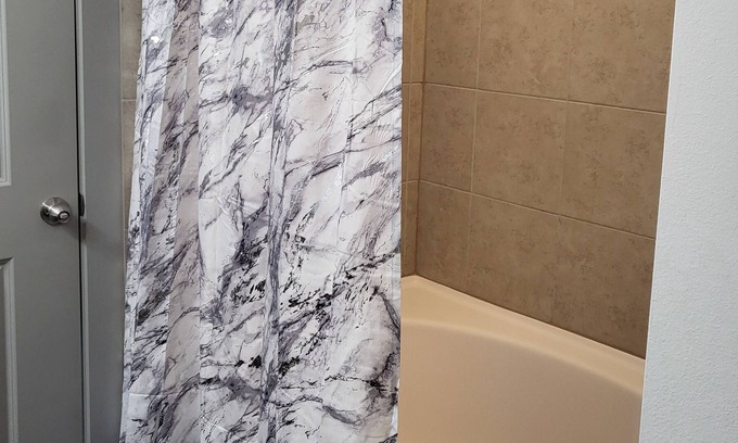 Crabtree Apartamento | Gorgeous one bedroom with pool view