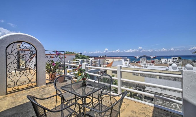 Colonia Centro Apartamento | Gorgeous Penthouse Villa with Deck and Ocean Views!