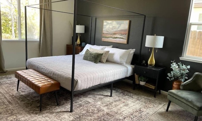 West Sacramento Casa | Gorgeous, Pet and Family friendly, Long stays