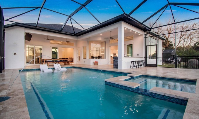 Palm Harbor Casa | Paradiso by the Water, 4 Bedrooms, Heated Pool, Pets, Sleeps 12