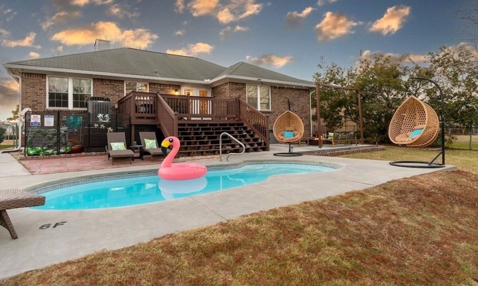 Whitemarsh Island Casa | Gorgeous! Pool & Lagoon Near Historic Area & Beach