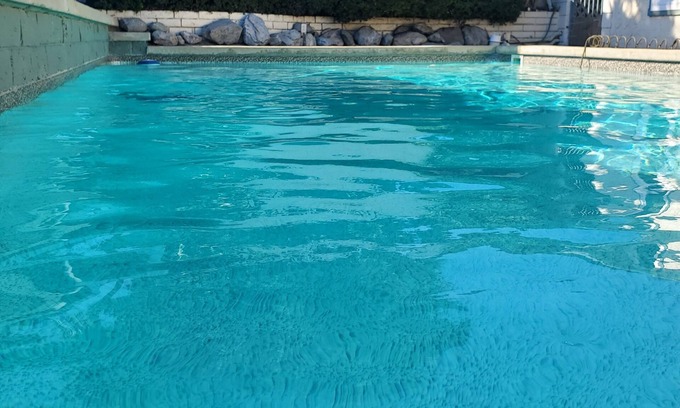 Chino Cama Y Desayuno | Gorgeous Pool Oasis