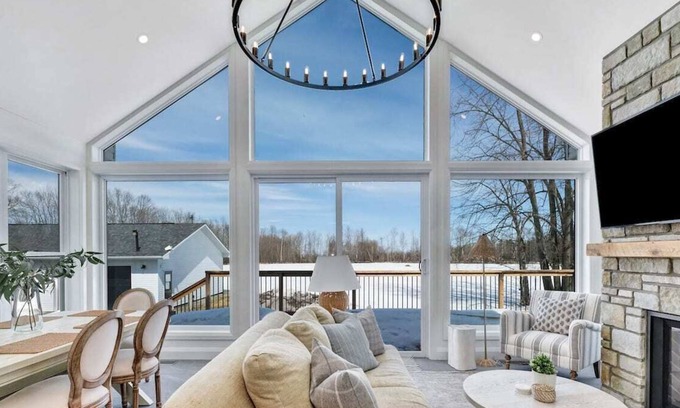 Mississippi Mills Casa | Gorgeous private retreat with hot tub