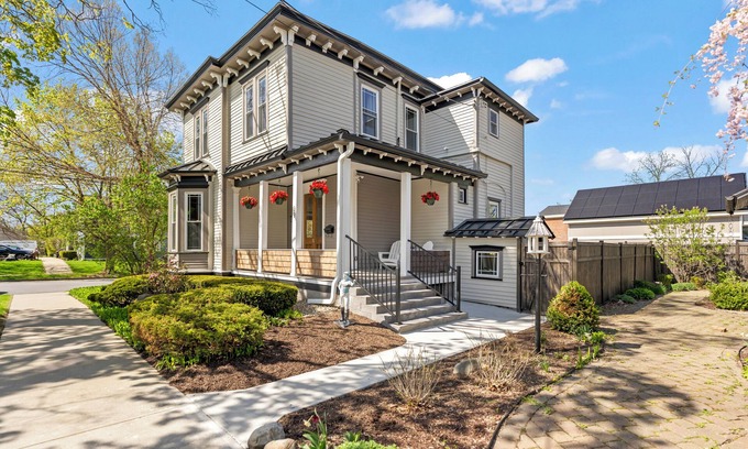 Saratoga Springs Casa | Hermosa casa en el corazón de la ciudad: ¡camina a restaurantes, eventos, pistas y más!